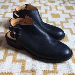 Látigo leather Booties NWOT